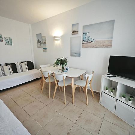 בנאלמדנה El Estudio De La Playa Benalbeach Vistas Al Mar מראה חיצוני תמונה