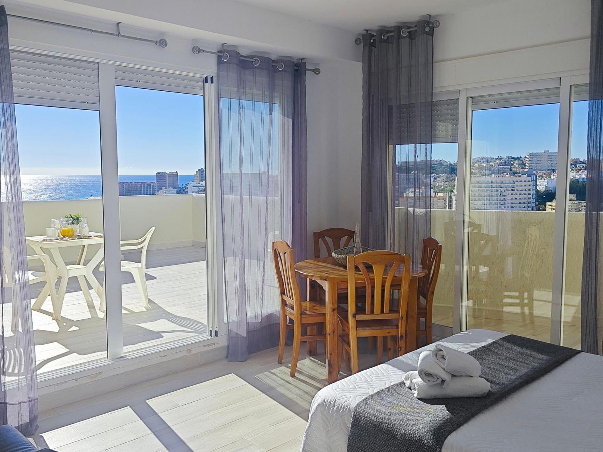 בנאלמדנה El Estudio De La Playa Benalbeach Vistas Al Mar מראה חיצוני תמונה